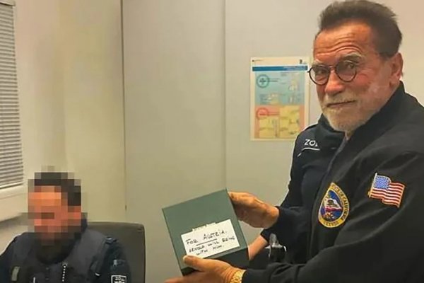 Detienen a Arnold Schwarzenegger en el aeropuerto de Múnich por no declarar un costoso reloj