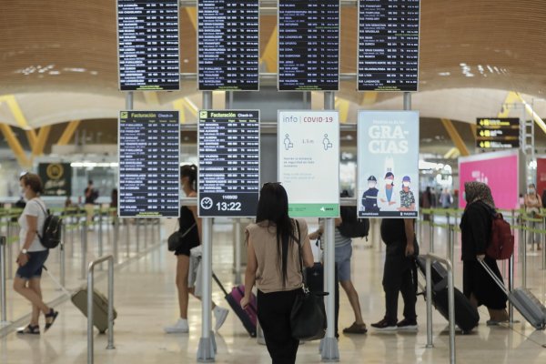 España recibió 95 millones de pasajeros aéreos internacionales en 2023 y supera cifras récord prepandemia