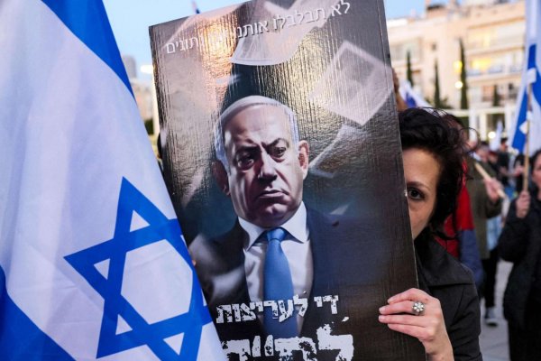 ¿Las protestas en contra de Netanyahu son el principio del fin de su gobierno? Un experto responde