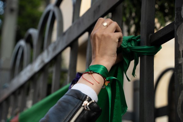 Legisladores franceses debaten un histórico proyecto de ley sobre el derecho al aborto