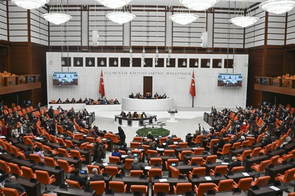 El Parlamento de Turquía aprueba el ingreso de Suecia a la OTAN