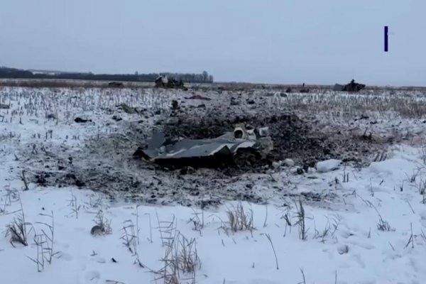 Rusia y Ucrania se acusan mutuamente por la caída de un avión en Belgorod