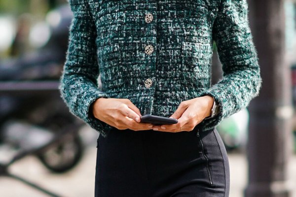 Se puede ir a un desfile en leggings y ser la más elegante (con un código de estilo concreto)