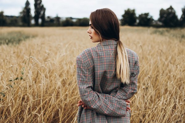 Resaca social: el agotamiento que te pide soledad o estar con personas que hagan sentir cómoda