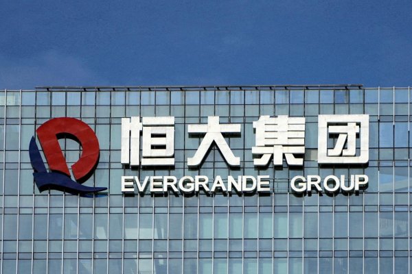 Evergrande, símbolo de la crisis inmobiliaria china, se encamina a la liquidación