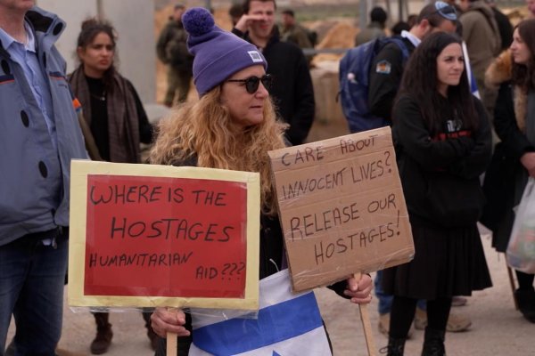 Manifestantes israelíes bloquean la ayuda a Gaza