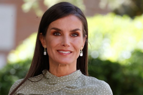 Las cremas que sabemos que le gustan a la reina Letizia para cuidar su piel