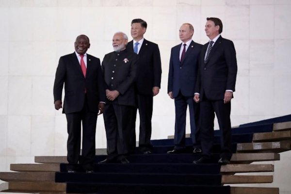 Decenas de países claman por unirse al grupo BRICS, dice Sudáfrica, mientras Rusia asume el liderazgo del bloque económico