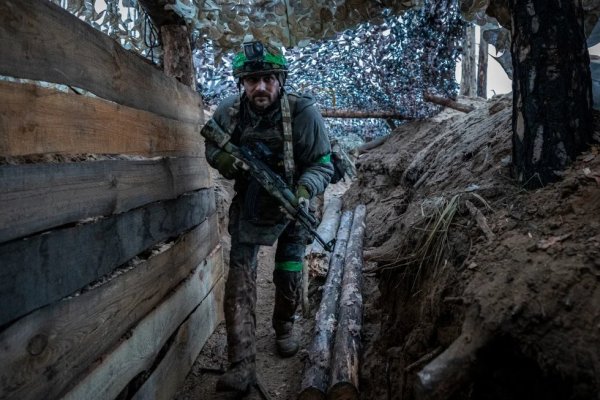 Los soldados de Ucrania 'en modo de defensa profunda' mientras persiste la incertidumbre sobre el comandante en jefe