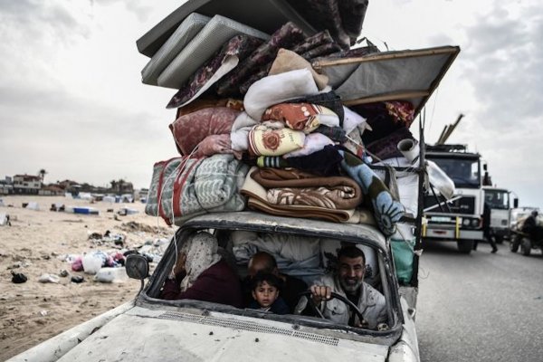 Ataques de Israel profundizan el pánico en Rafah; jefe de ayuda de la ONU advierte que una ofensiva terrestre podría resultar en una 