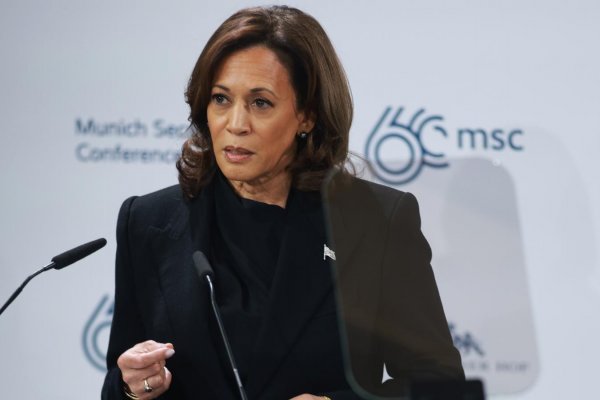 Kamala Harris responsabiliza a Rusia de la muerte de Alexey Navalny