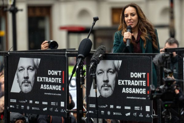 Finaliza la audiencia de Assange sin una decisión de los jueces sobre el permiso para apelar la extradición