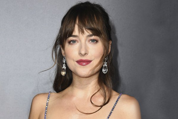 Dakota Johnson y la estrategia que ha seguido para ser la verdadera musa de estilo de esta primavera