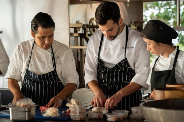 El St. Regis Punta Mita eleva la excelencia culinaria con una colaboración con Mirazur