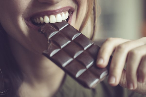 El efecto térmico y otras razones para elegir un huevo antes que una onza de chocolate aunque los dos tienen las mismas calorías