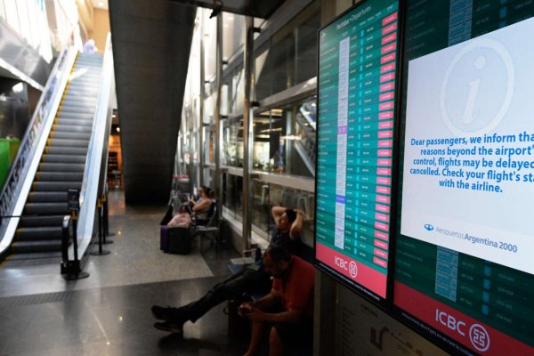 Un paro de 24 horas en Argentina por reclamos salariales afecta a todos los aeropuertos del país