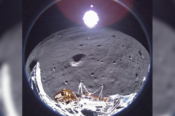 La misión Odysseus revela una imagen de la Tierra en cuarto creciente desde la Luna