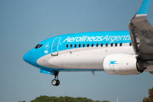 Aerolíneas Argentinas informó que mantendrá en marzo la misma cantidad de vuelos que en temporada alta