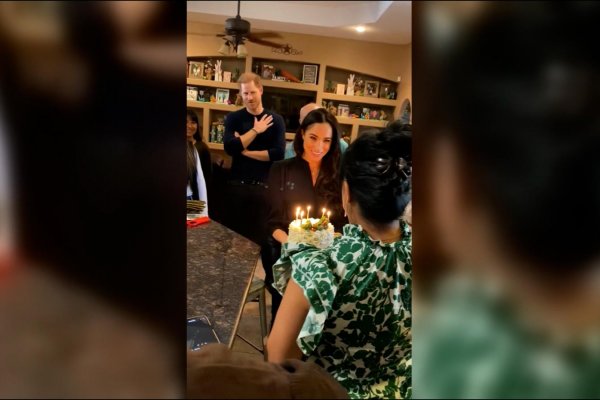 Mira a Harry y Meghan sorprender a la familia de una víctima en Uvalde