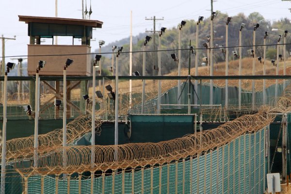 Estados Unidos evalúa usar Guantánamo ante posible llegada de migrantes haitianos