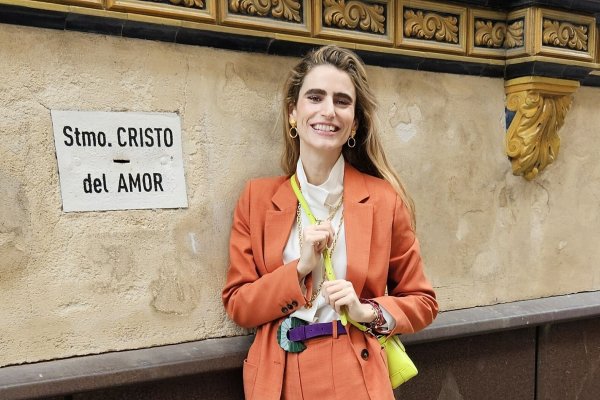 Alejandra Domínguez y las claves de sus looks de Semana Santa en Sevilla