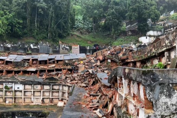 Así quedó el cementerio de Petrópolis tras las recientes inundaciones en Brasil