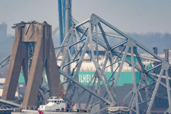 Última hora del colapso del puente Key en Baltimore tras el choque de un barco, en vivo