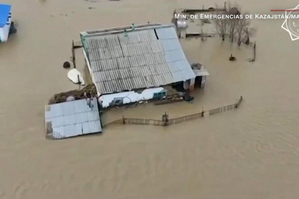 Más de 16.000 personas y animales fueron evacuados por las intensas lluvias en Kazajstán