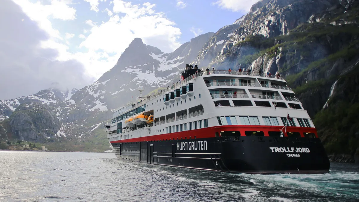 Hurtigruten cierra su temporada en Valparaiso