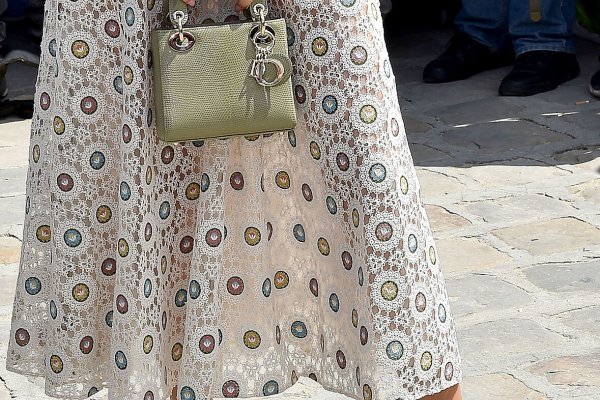 Las únicas sandalias  de tacón que necesitas para ir elegante en todos tus looks de verano