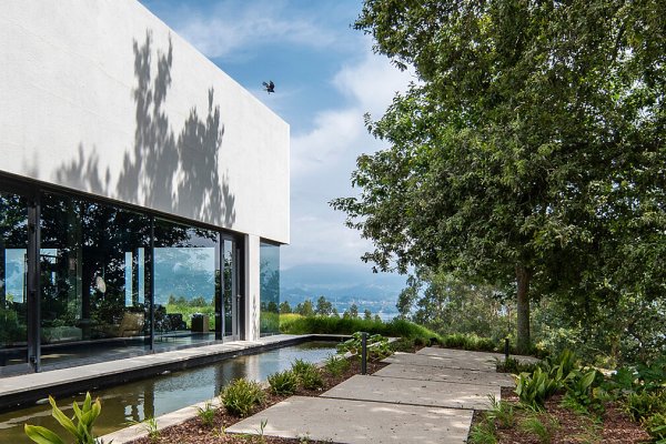 Este hotel en Galicia con dos Llaves Michelín y frente a la ría de Pontevedra es la escapada de verano perfecta