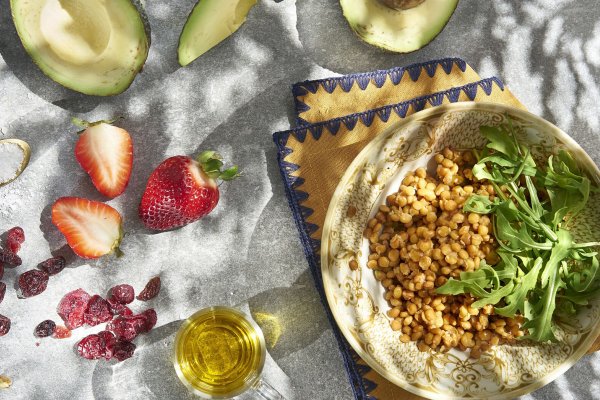 3 ensaladas de verano fáciles de preparar que funcionan como plato único y recomiendan los nutricionistas