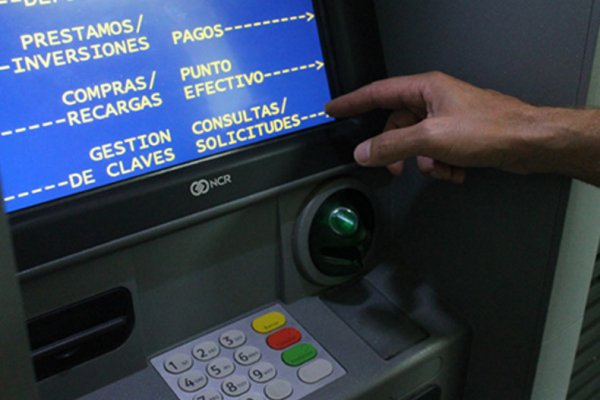 Corrientes: qué dicen los estatales sobre el aumento salarial que se pagará este mes