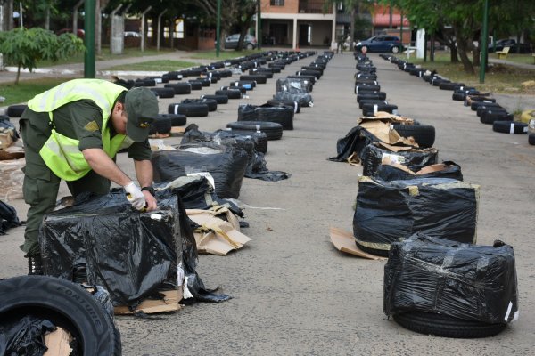 Corrientes: Gendarmería secuestró 323 neumáticos que pretendían enviar en encomiendas