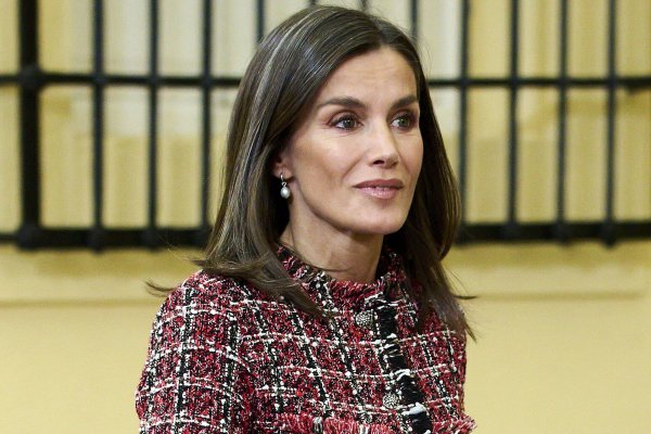 La reina Letizia confirma que estos son los zapatos que mejor quedan con pantalones pitillo