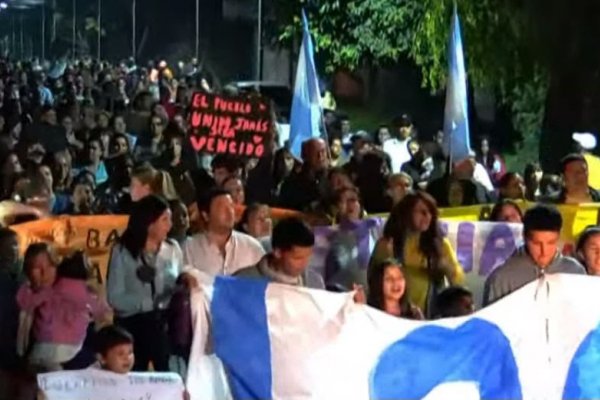 SIN MIEDO! Vecinos marcharon pidiendo por Loan en Corrientes