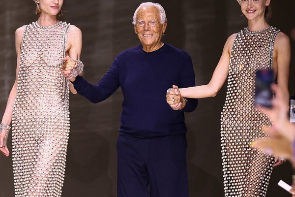 Las 5 claves para entender el desfile de Armani Privé Otoño Invierno 2024-25