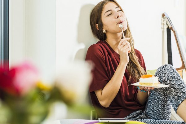 Soy endocrinólogo y sé perfectamente por qué tienes hambre a todas horas