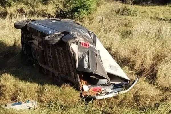 Otra mala para la policía de Corrientes: vehículo que debía ser reparado quedó destruido tras siniestro vial