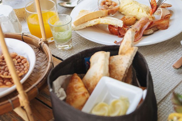 10 desayunos saludables con las proteínas suficientes para olvidar el picoteo de media mañana