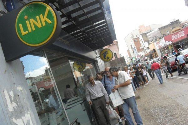 Banco de Corrientes: una mujer se descompensó y falleció en el lugar