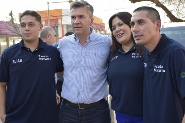 Sáenz Peña: el gobernador Zdero inauguró el primer parador nocturno y un paseo para adultos mayores