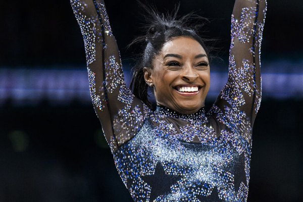 Las 4 palabras que Simone Biles lleva tatuadas y le han devuelto la confianza en sí misma