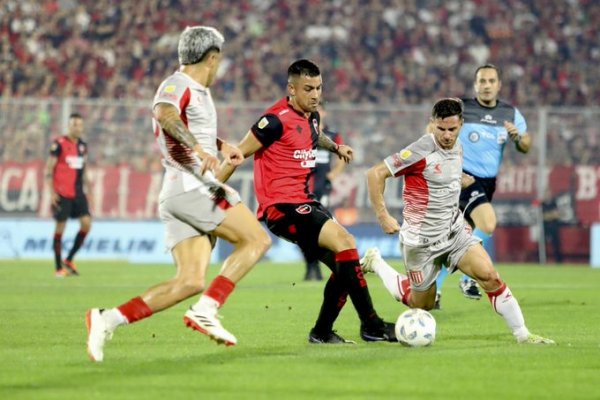 Estudiantes goleó a Newell's en Rosario y estiró su buen momento