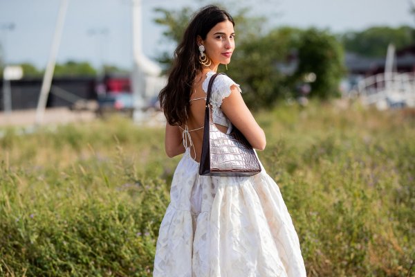 Este es el vestido que más se está viendo este verano en las ciudades europeas