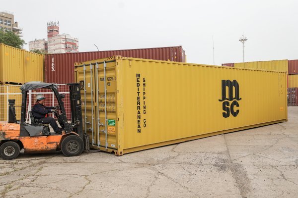 Exportación de madera correntina desde el puerto capitalino