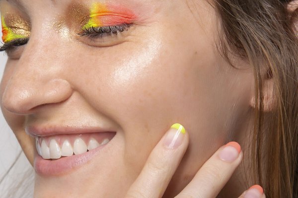 Las uñas francesas de colores son tendencia y estos son los 5 looks que están de moda en verano