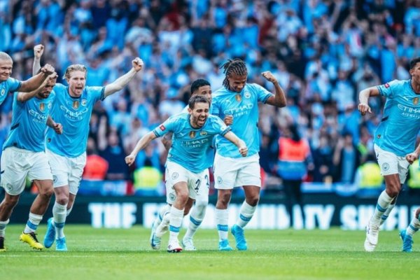 Pese al gol de Garnacho, el City se quedó con el título de la Community Shield