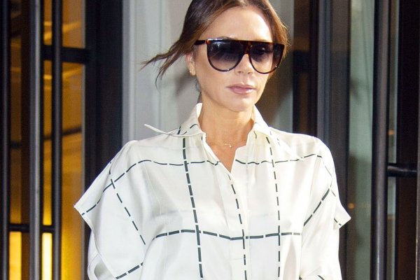 La blusa de Mango que parece de lujo, y que se pondría Victoria Beckham, cuesta menos de 10 euros