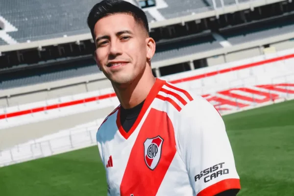 El correntino Maximiliano Meza fue presentado en River Plate